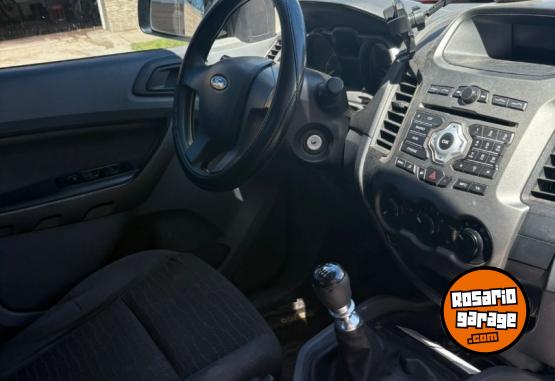 Camionetas - Ford Ranger XLS 2012 Diesel 139000Km - En Venta