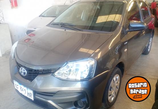 Autos - Toyota Etios 2022 Nafta 124000Km - En Venta