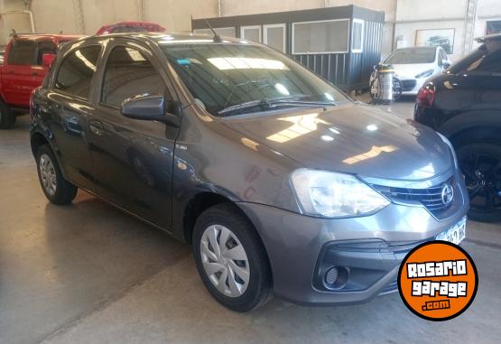 Autos - Toyota Etios 2022 Nafta 124000Km - En Venta