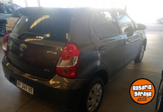 Autos - Toyota Etios 2022 Nafta 124000Km - En Venta