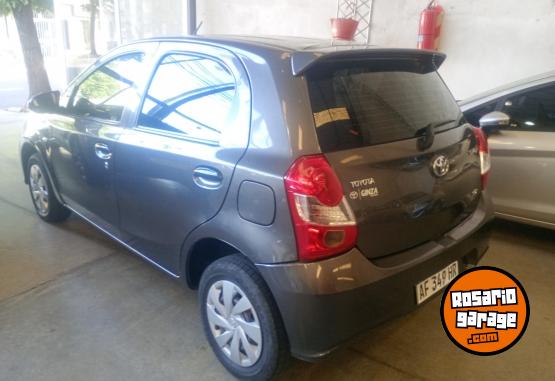 Autos - Toyota Etios 2022 Nafta 124000Km - En Venta