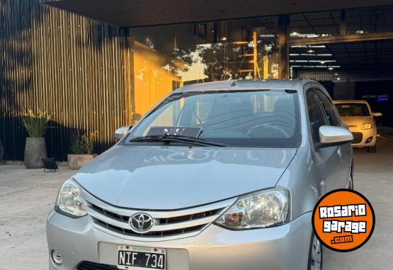 Autos - Toyota Etios x 5p 2013 Nafta 170000Km - En Venta