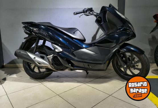 Motos - Honda PCX 2020 Nafta 32500Km - En Venta