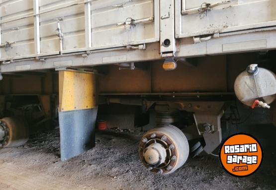 Camiones y Gr�as - semi astivia 2008 -13.50 mts 2+1 - En Venta