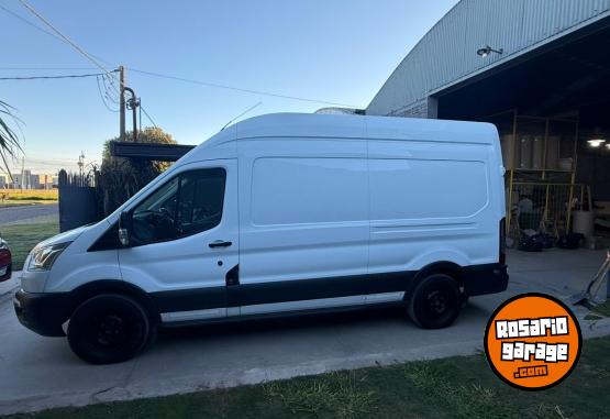 Utilitarios - Ford transit 2.2 furgon largo 2015 Diesel 360000Km - En Venta