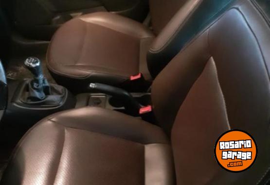 Autos - Chevrolet Cobalt ltz 2018 GNC 107000Km - En Venta