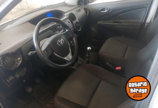 Autos - Toyota Etios 2023 Nafta 51000Km - En Venta