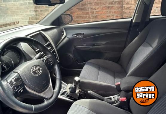 Autos - Toyota Yaris 2019 Nafta 121355Km - En Venta