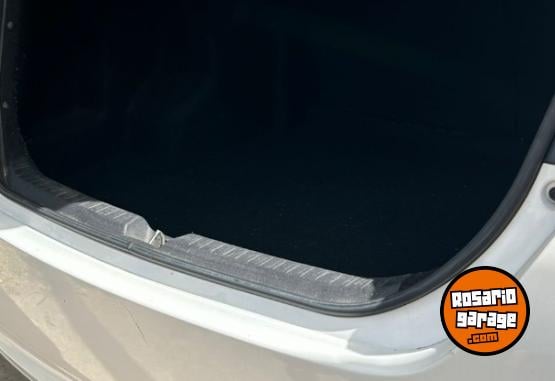 Autos - Toyota Yaris 2019 Nafta 121355Km - En Venta