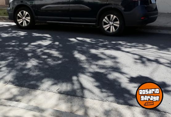 Autos - Chevrolet Spin 2020 GNC 126000Km - En Venta