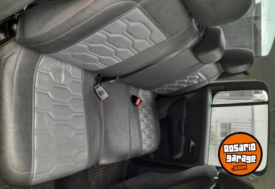 Camionetas - Volkswagen Amarok comfortline 2023 Diesel 33000Km - En Venta