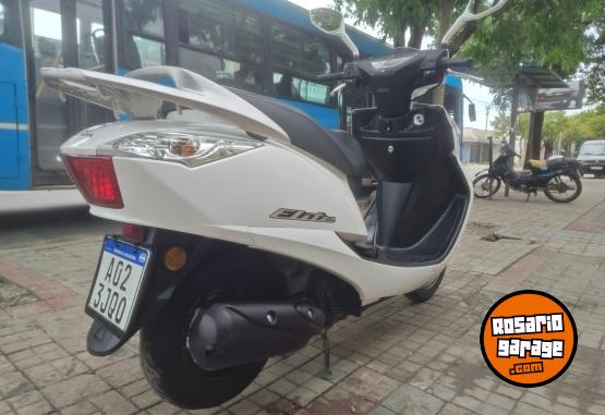 Motos - Honda Elite 125 IMPECABLE ! 2017 Nafta 17000Km - En Venta