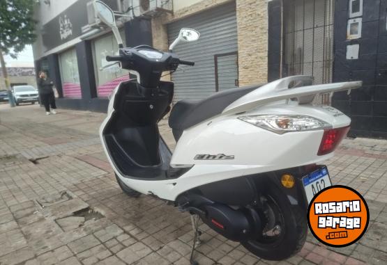 Motos - Honda Elite 125 IMPECABLE ! 2017 Nafta 17000Km - En Venta