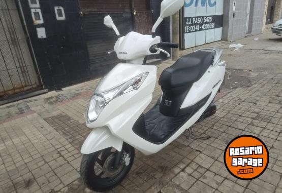 Motos - Honda Elite 125 IMPECABLE ! 2017 Nafta 17000Km - En Venta