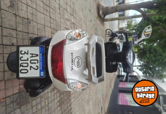 Motos - Honda Elite 125 IMPECABLE ! 2017 Nafta 17000Km - En Venta