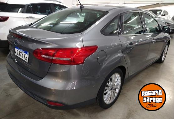 Autos - Ford FOCUS 4P 2.0L N SE PLUS 2018 Nafta 99000Km - En Venta