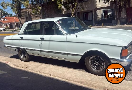 Autos - Ford Versión de Lujo 1983 GNC 100Km - En Venta
