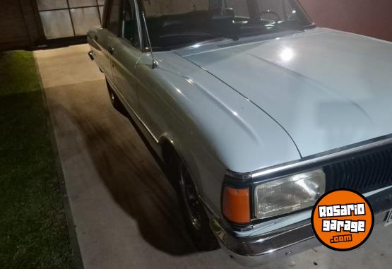 Autos - Ford Versión de Lujo 1983 GNC 100Km - En Venta