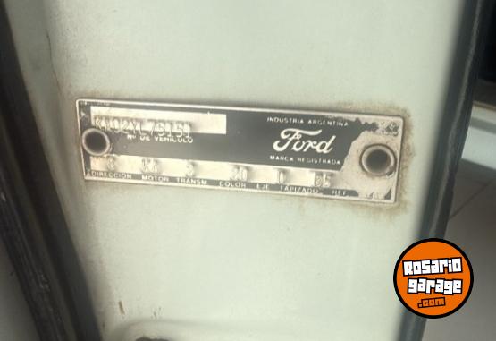 Autos - Ford Versión de Lujo 1983 GNC 100Km - En Venta