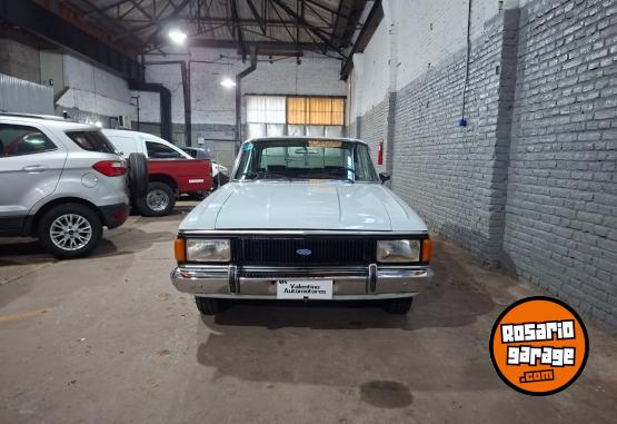 Cl�sicos - Ford Falc�n versi�n de lujo - En Venta