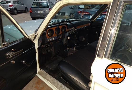 Cl�sicos - Ford Falc�n versi�n de lujo - En Venta