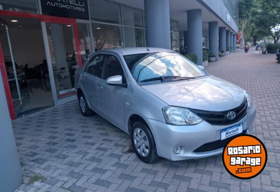 Autos - Toyota Etios 1.5 2015 Nafta 84000Km - En Venta