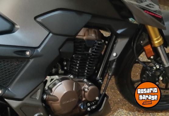 Motos - Honda CB 300 2025 Nafta 1300Km - En Venta