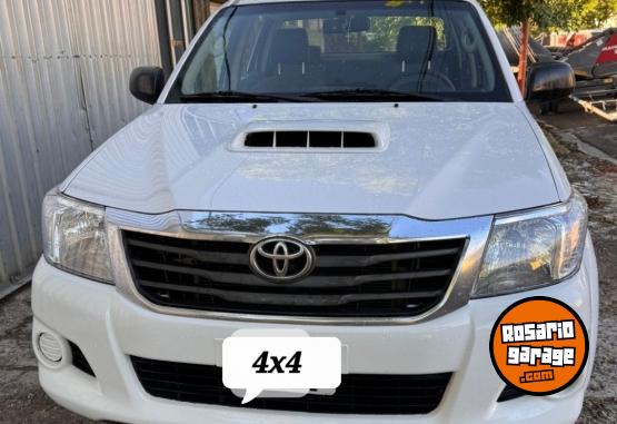 Camionetas - Toyota Hilux SR 3.0 Tdi Full 4x4 2015 Diesel 230000Km - En Venta