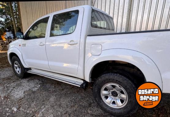 Camionetas - Toyota Hilux SR 3.0 Tdi Full 4x4 2015 Diesel 230000Km - En Venta