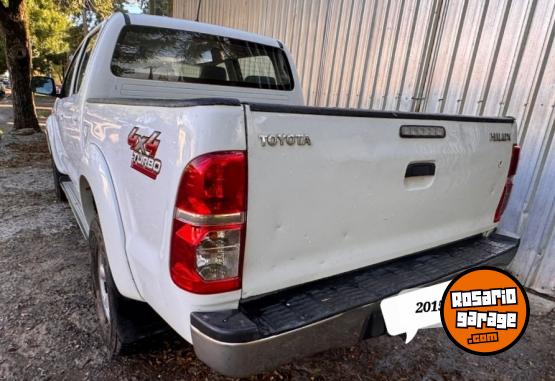 Camionetas - Toyota Hilux SR 3.0 Tdi Full 4x4 2015 Diesel 230000Km - En Venta