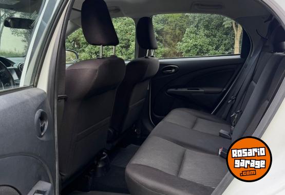 Autos - Toyota Etios 2022 Nafta 55000Km - En Venta