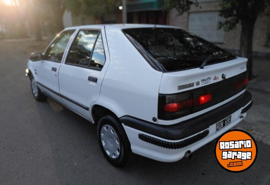 Autos - Renault 19 RN (Nacional) 1994 GNC 300000Km - En Venta