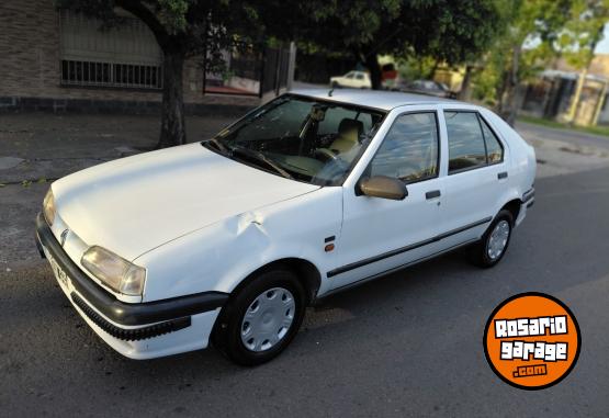 Autos - Renault 19 RN (Nacional) 1994 GNC 300000Km - En Venta