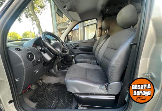 Utilitarios - Peugeot Partner 2013 GNC 140000Km - En Venta