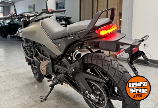 Motos - Husqvarna Svartpilen 250 2024 Nafta 844Km - En Venta
