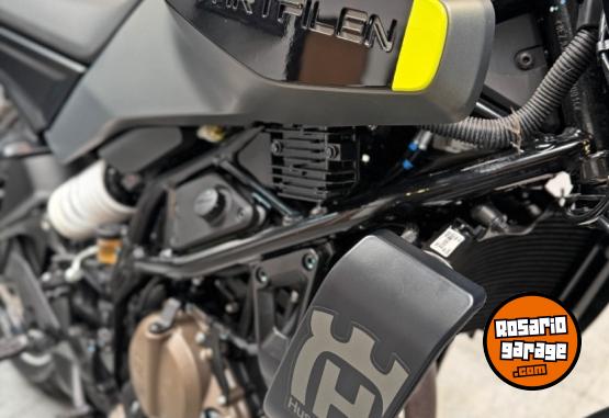 Motos - Husqvarna Svartpilen 250 2024 Nafta 844Km - En Venta