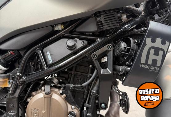 Motos - Husqvarna Svartpilen 250 2024 Nafta 844Km - En Venta