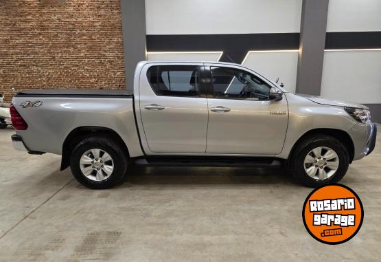 Camionetas - Toyota HILUX SRV 2.8L 4X4 AT 2018 Diesel 208000Km - En Venta