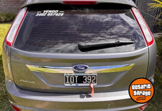 Autos - Ford Focus Ghia 2010 Nafta 237000Km - En Venta