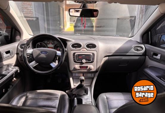 Autos - Ford Focus Ghia 2010 Nafta 237000Km - En Venta