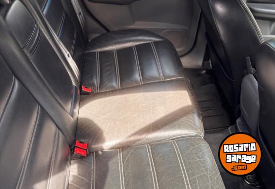 Autos - Ford Focus Ghia 2010 Nafta 237000Km - En Venta