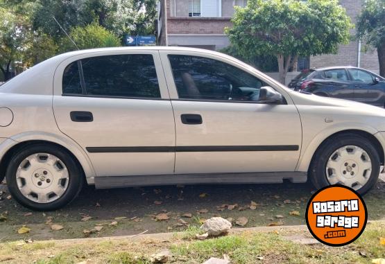 Autos - Chevrolet Astra 2004 GNC 220000Km - En Venta