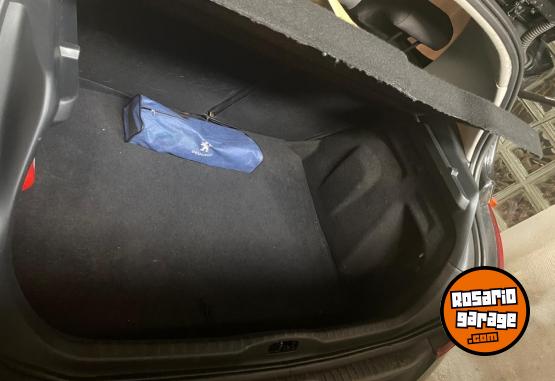 Autos - Peugeot 308 active 2015 Nafta 103381Km - En Venta