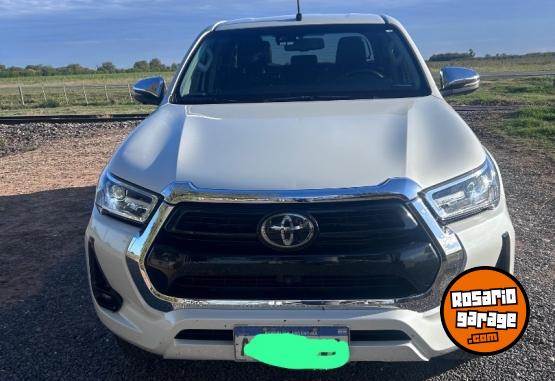 Camionetas - Toyota Hilux 2023 Diesel 48000Km - En Venta