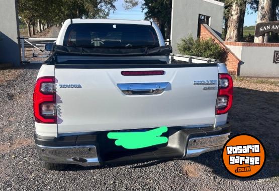 Camionetas - Toyota Hilux 2023 Diesel 48000Km - En Venta