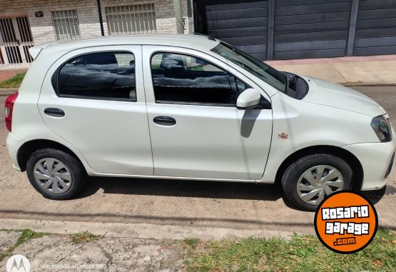 Autos - Toyota Etios 1.5 X 2020 Nafta 65000Km - En Venta