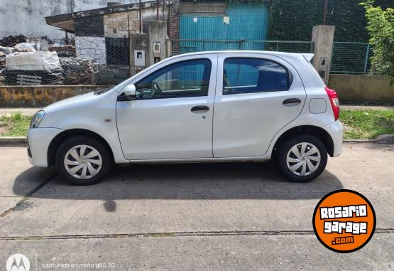 Autos - Toyota Etios 1.5 X 2020 Nafta 65000Km - En Venta