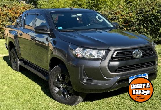 Camionetas - Toyota Hilux Sr. 2023 Diesel 36500Km - En Venta