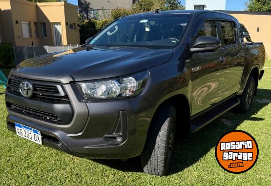 Camionetas - Toyota Hilux Sr. 2023 Diesel 36500Km - En Venta