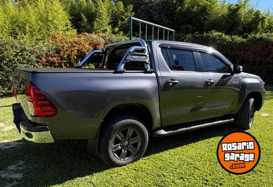 Camionetas - Toyota Hilux Sr. 2023 Diesel 36500Km - En Venta